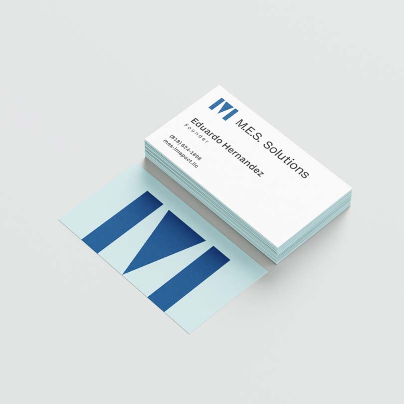 Free_90x50mm_Business_Card_Mockup_2